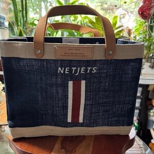 Apolis + NetJets Global Citizen Canvas Petite Market Bag, Color Navy/Tan